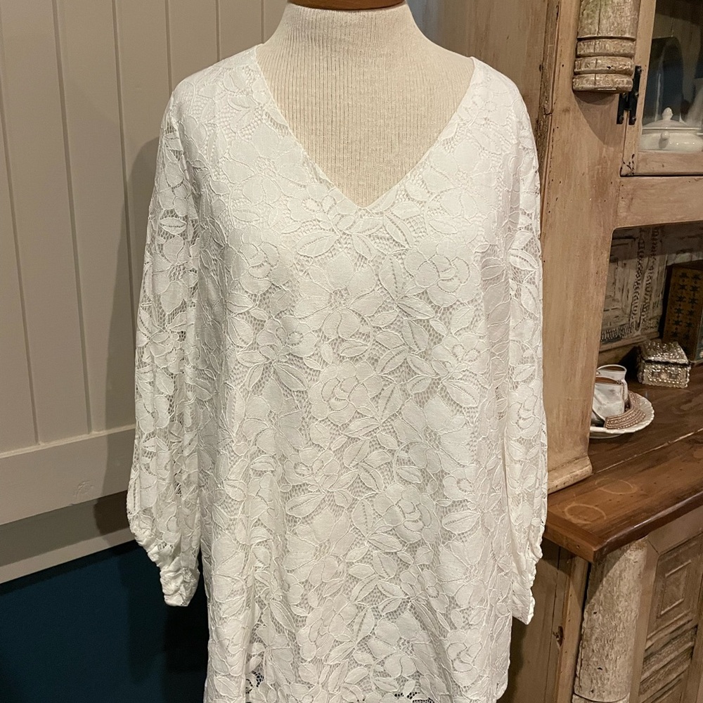 White Lace V-Neck Blouse